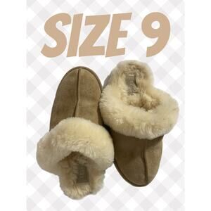 Women's Shoes UGG Brand Tan Soft Comfy Slippers size 9